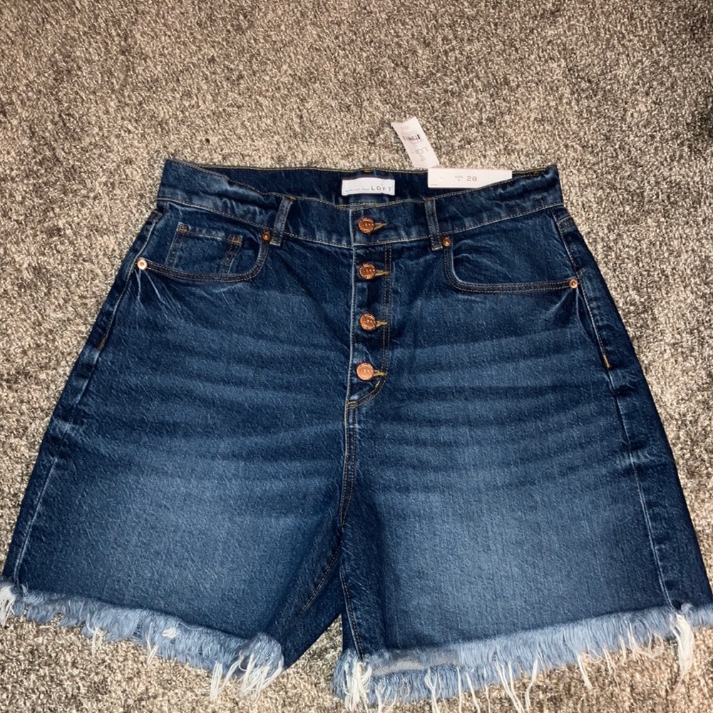 ANN TAYLOR LOFT DARK BLUE DENIM BUTTON FLY DENIM SHORTS TORN & TATTERED HEM 6